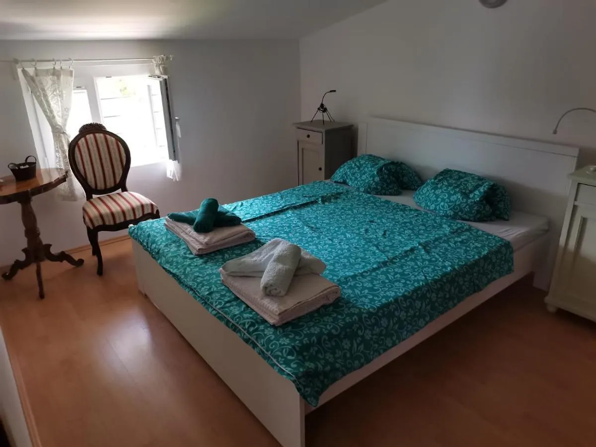 Apartments Oskar 班约勒